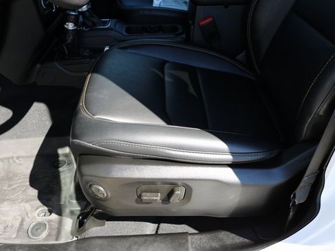 Used 2025 Jeep Wrangler Sahara w/ Safety Group image 13