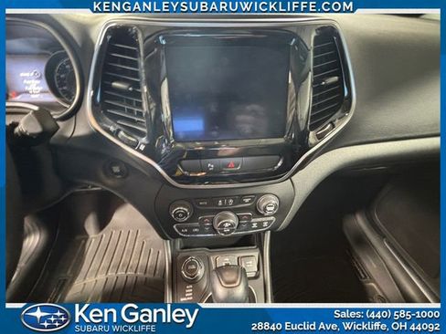 Used 2019 Jeep Cherokee Limited AWD/4WD image 17