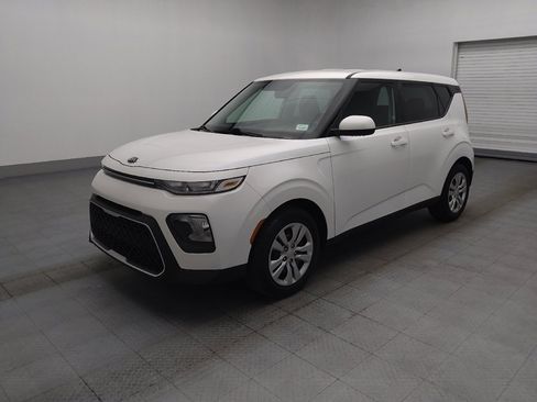 Used 2020 Kia Soul LX FWD image 2