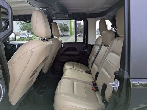 Used 2018 Jeep Wrangler Unlimited Sahara AWD/4WD image 13