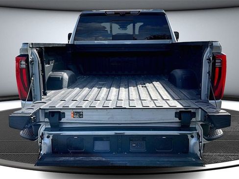 Used 2025 GMC Sierra 2500 Denali Ultimate image 7