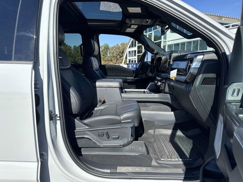 Used 2026 Ford F250 Platinum w/ Tremor Off-Road Package image 33