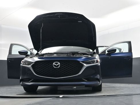 Used 2021 MAZDA MAZDA3 s image 22