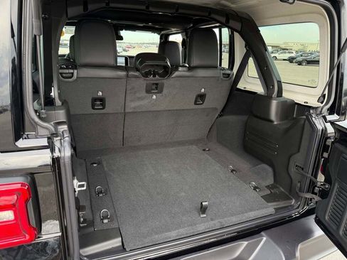 New 2026 Jeep Wrangler Unlimited Rubicon image 27