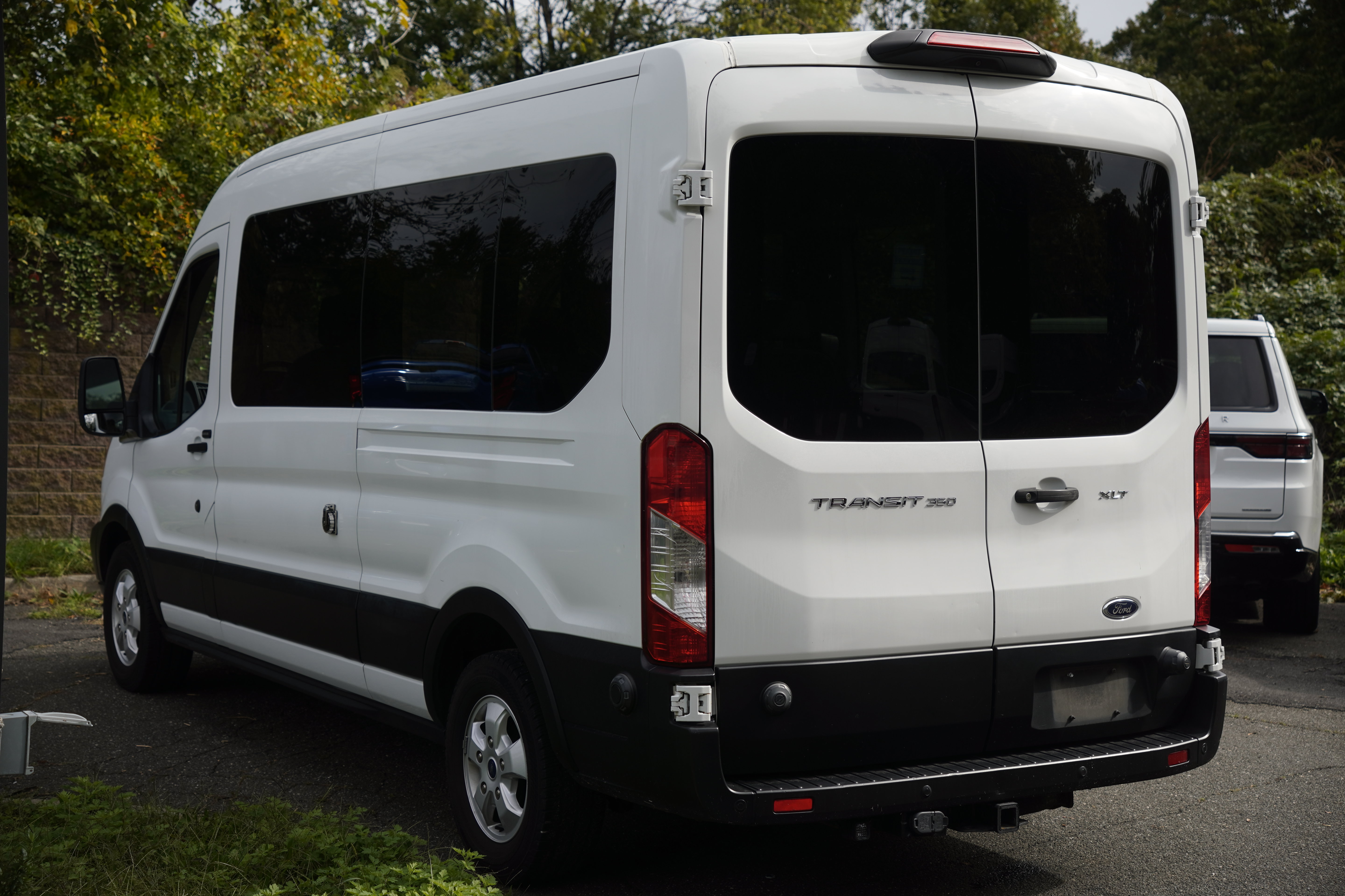 Used 2019 Ford Transit 350 XLT RWD image 5