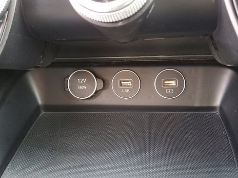 Used 2023 Genesis G70 2.0T image 24