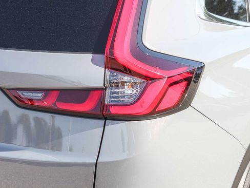 Certified 2025 Honda CR-V LX image 10