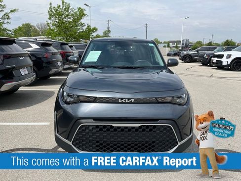 Used 2025 Kia Soul LX w/ LX Technology Package FWD image 2