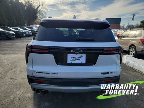 Used 2024 Chevrolet Traverse Z71 image 6
