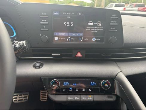 Used 2025 Hyundai Elantra Sport FWD image 22