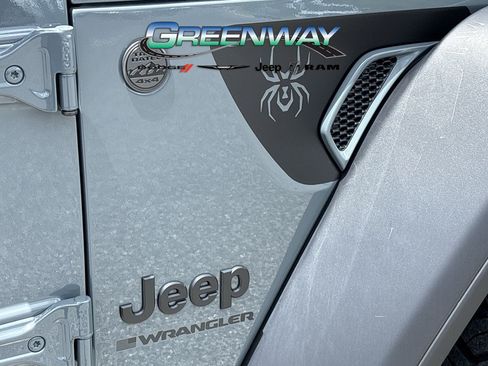 Used 2025 Jeep Wrangler Unlimited Sport AWD/4WD image 9