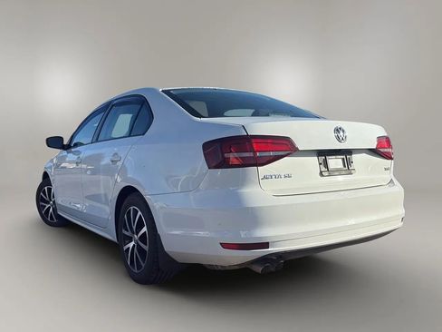 Used 2016 Volkswagen Jetta SE image 5