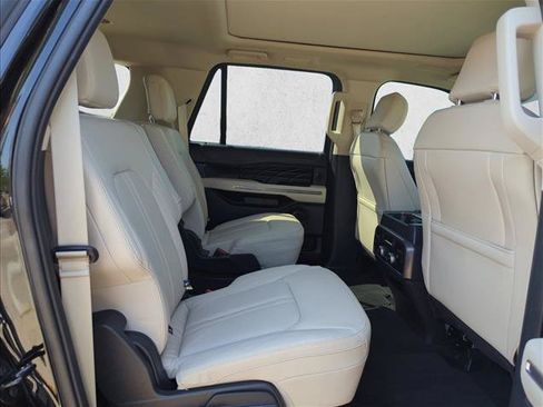 Certified 2023 Ford Expedition Max Platinum RWD image 20