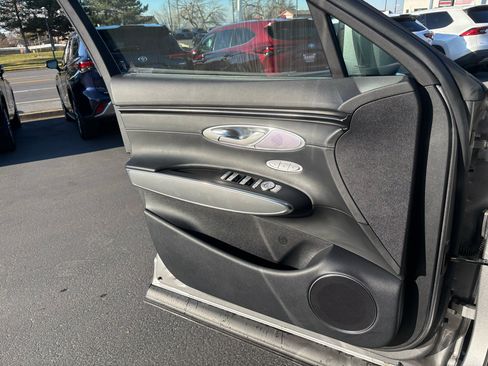 Used 2025 Genesis GV70 2.5T w/ Select Package image 25