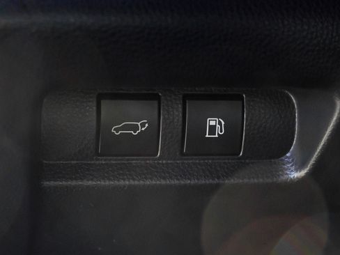 Certified 2025 Toyota Crown Signia image 18