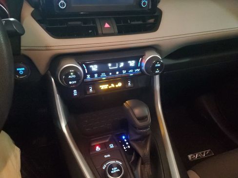 Used 2019 Toyota RAV4 XLE w/ Convenience Package AWD/4WD image 23