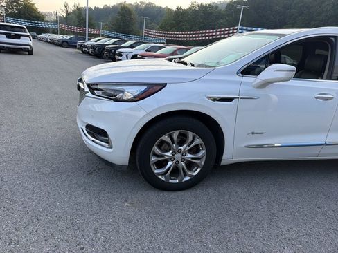 Used 2020 Buick Enclave Avenir w/ Avenir Technology Package AWD/4WD image 9