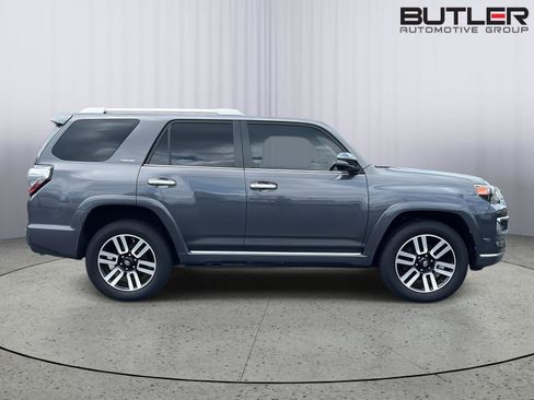 Used 2015 Toyota 4Runner Limited AWD/4WD image 6
