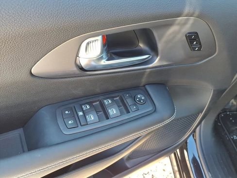 New 2026 Chrysler Pacifica Select image 15