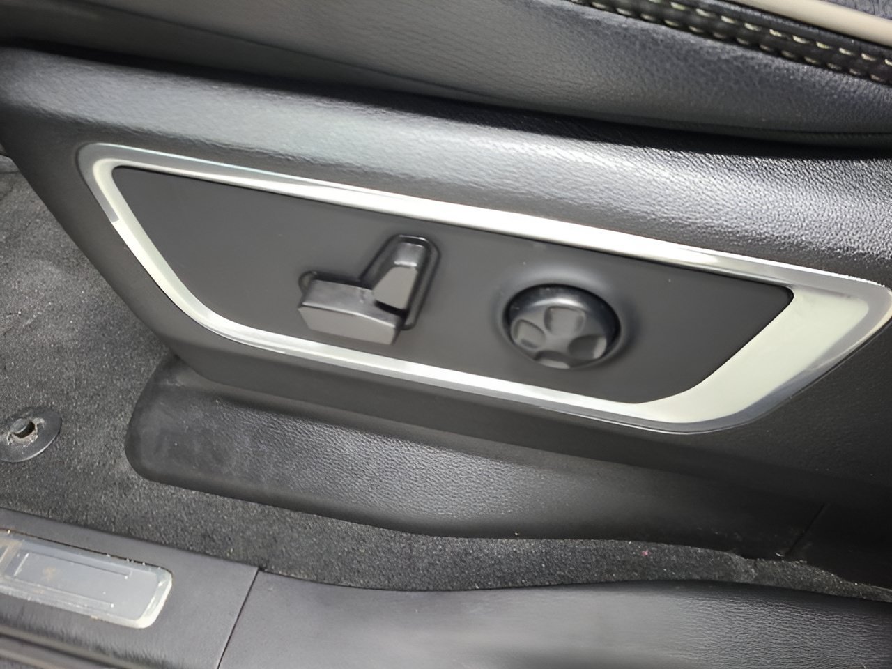 Used 2021 RAM 1500 Laramie w/ Sport Appearance Package AWD/4WD image 21
