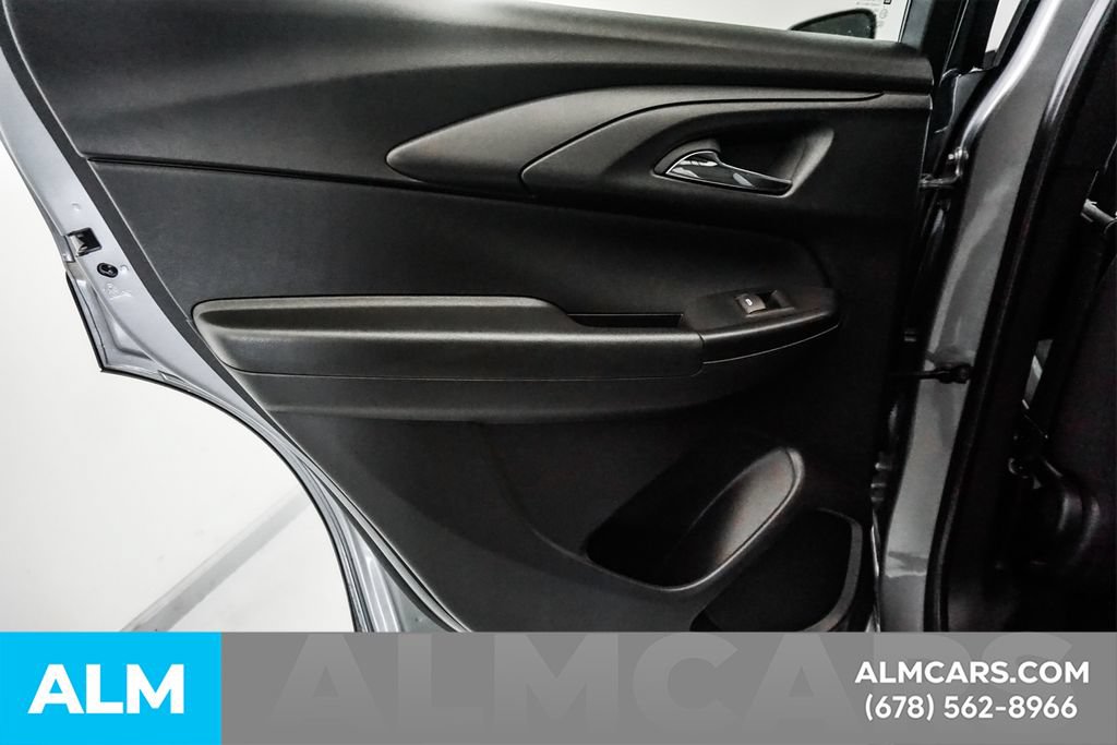 Used 2025 Chevrolet TrailBlazer LT FWD image 48