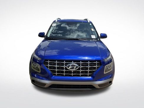 Used 2020 Hyundai Venue SEL w/ Convenience Package FWD image 2
