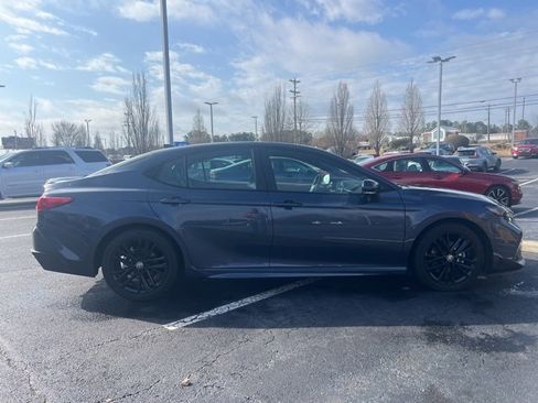 Used 2026 Toyota Camry SE w/ Convenience Package image 5