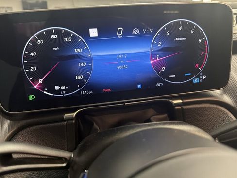 Used 2022 Mercedes-Benz S 580 4MATIC Sedan w/ AMG Line Package image 31