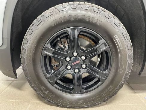 Used 2023 GMC Acadia AT4 w/ GMC Pro Grade Package AWD/4WD image 7