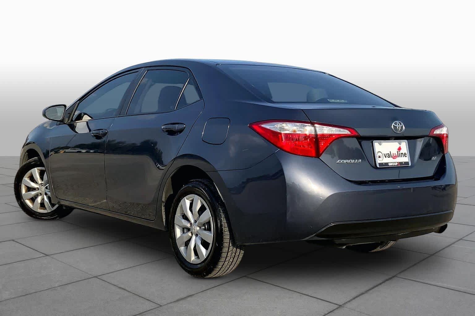 Used 2015 Toyota Corolla LE FWD image 12