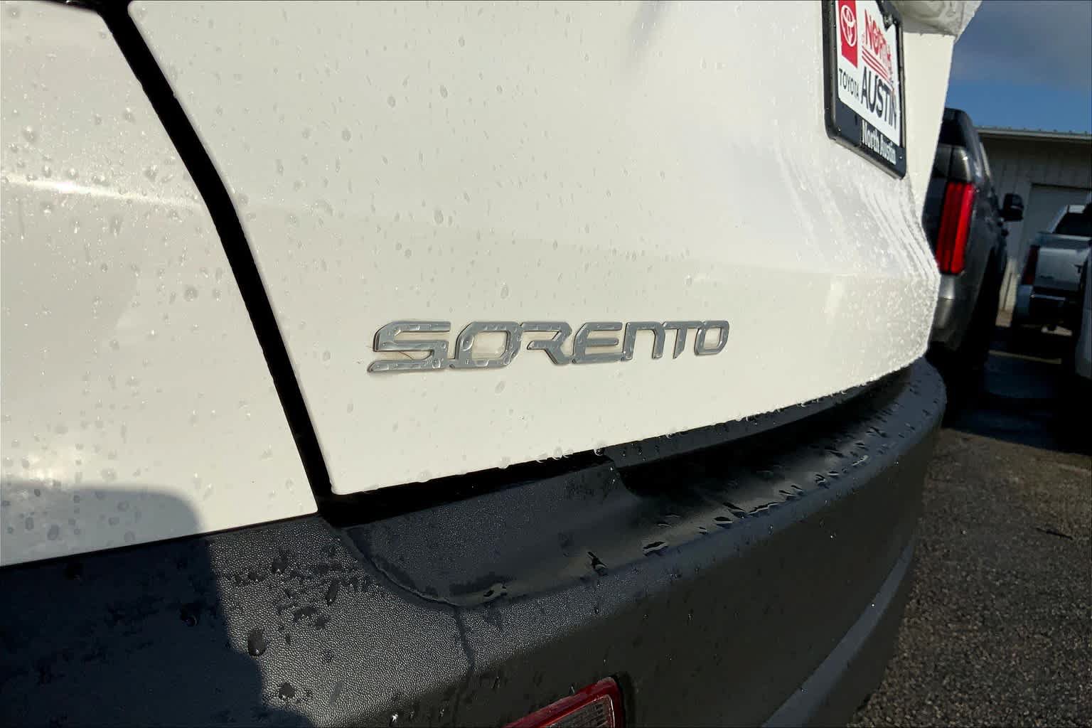 Used 2023 Kia Sorento LX AWD/4WD image 30