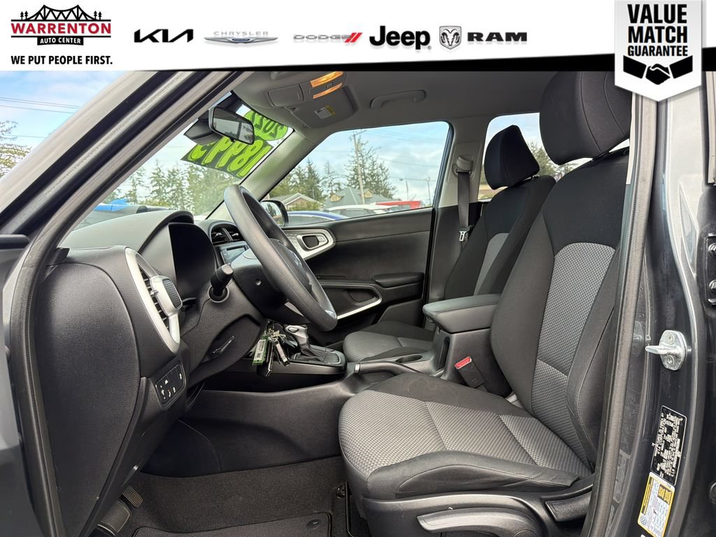 Used 2022 Kia Soul LX w/ Technology Package FWD image 11