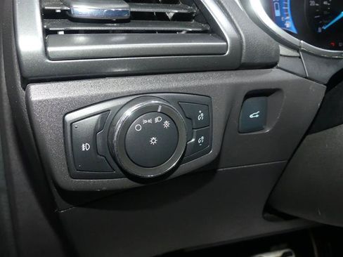 Used 2016 Ford Fusion Titanium FWD image 29
