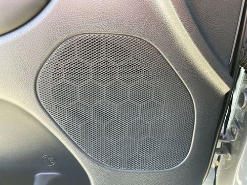 Used 2022 Jeep Grand Cherokee Laredo X image 24