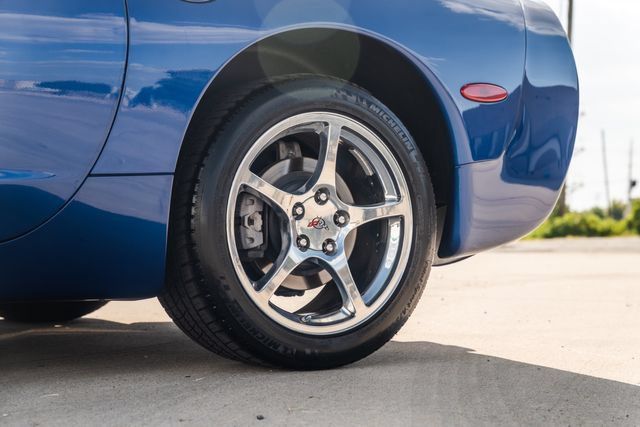 Used 2003 Chevrolet Corvette Coupe w/ Preferred Equipment Group RWD image 59