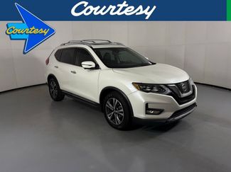 Used 2017 Nissan Rogue SL w/ SL Premium Package video 1