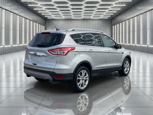 Used 2015 Ford Escape Titanium FWD image 3