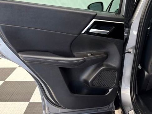 Used 2023 Mitsubishi Outlander SE AWD/4WD image 21