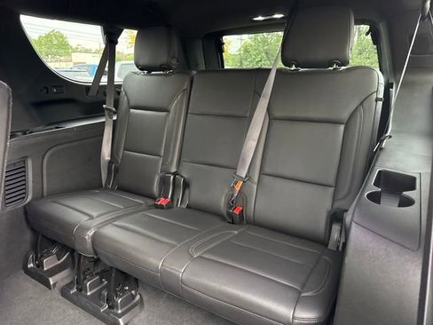 Used 2021 Chevrolet Suburban Z71 w/ Z71 Signature Package image 34