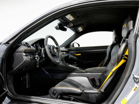 Used 2023 Porsche 718 Cayman GT4 RS RWD image 18