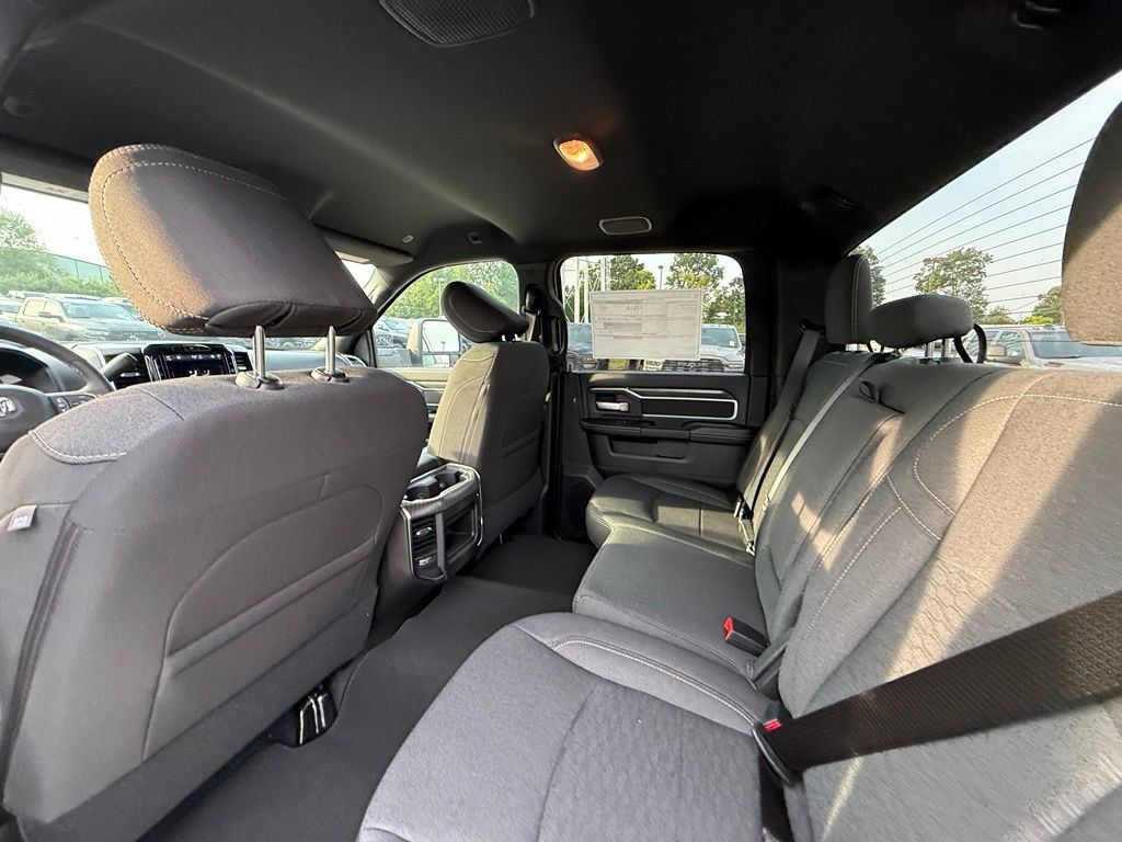 New 2027 RAM 3500 Big Horn AWD/4WD image 25