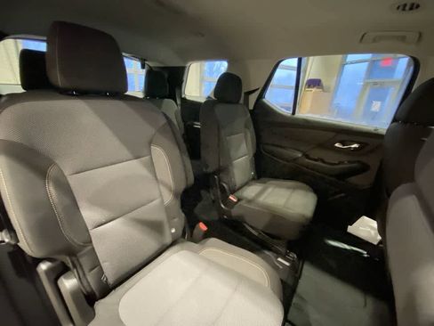 Used 2020 Chevrolet Traverse LT image 24