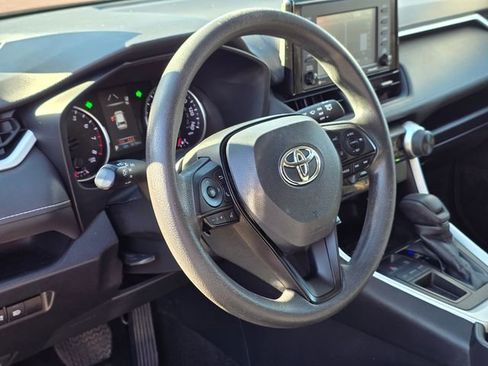Used 2022 Toyota RAV4 LE image 15