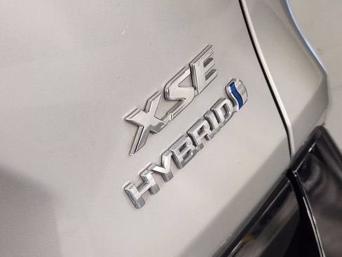 Used 2019 Toyota RAV4 XSE AWD/4WD image 13
