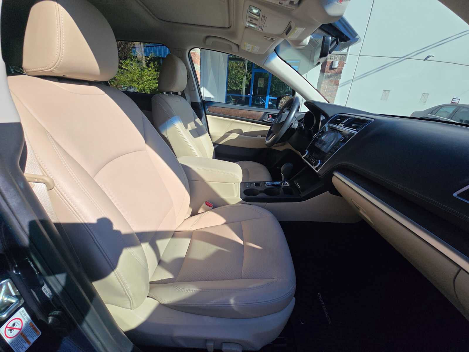 Used 2018 Subaru Outback 2.5i Limited AWD/4WD image 11