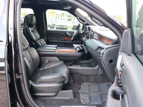 Used 2019 Lincoln Navigator L Reserve image 31