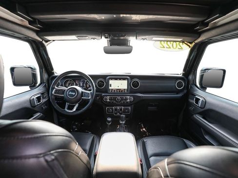 Used 2022 Jeep Wrangler Unlimited Sahara w/ Cold Weather Group AWD/4WD image 25