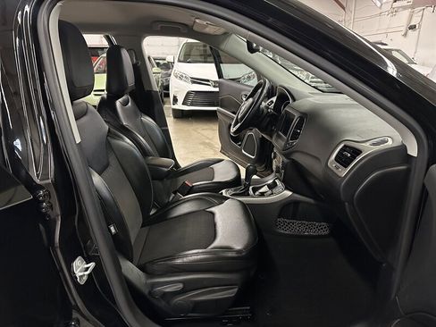 Used 2020 Jeep Compass Latitude image 16