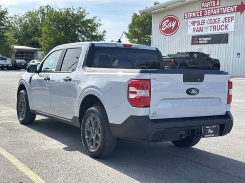 Used 2025 Ford Maverick XLT FWD image 3