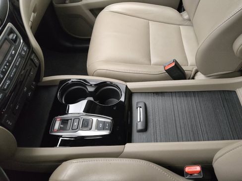 Used 2018 Honda Pilot Touring image 26